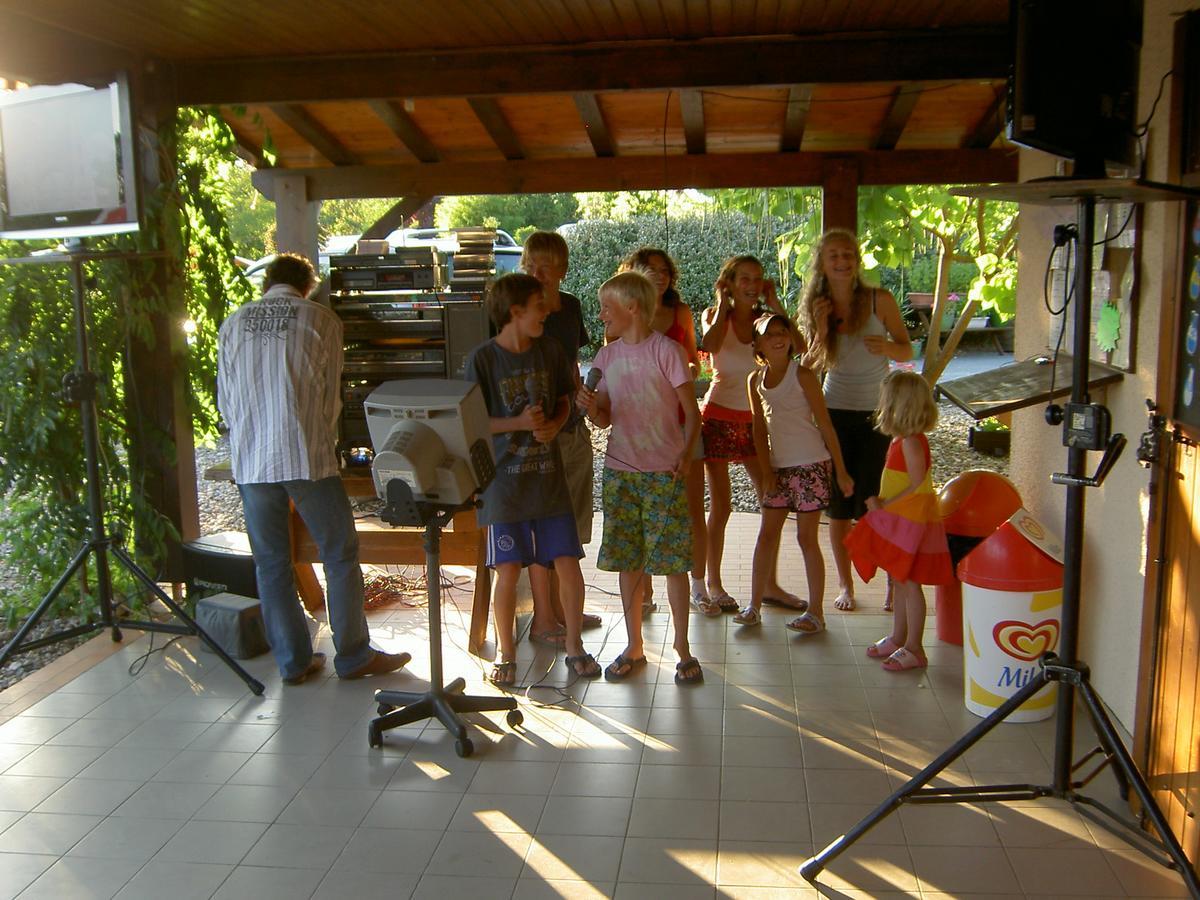 Camping Fontaine Du Roc Konuk evi Devillac Dış mekan fotoğraf
