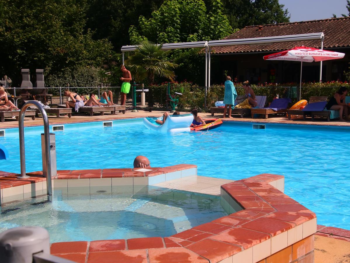 Camping Fontaine Du Roc Konuk evi Devillac Dış mekan fotoğraf